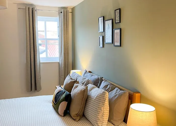 Hadrians Retreat, Cosy 1 Bed Flat - Near M6 Jct45, A75, Gretna & Carlisle