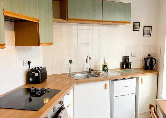 Hadrians Retreat, Cosy 1 Bed Flat - Near M6 Jct45, A75, Gretna & Carlisle *